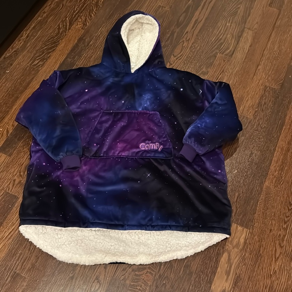 The Comfy Jr Kids wearable blanket Sherpa lined starry skies galaxy print EUC